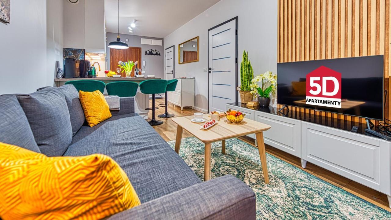 D19 Z Basenem, Sauna, Jacuzzi Park - 5d Apartment *